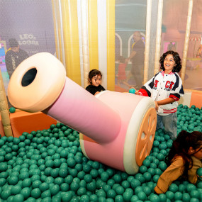 z941k1 استديو الصور :أبوظبي في حديقة ومطعم ليو ولونا للأطفال في ياس مول