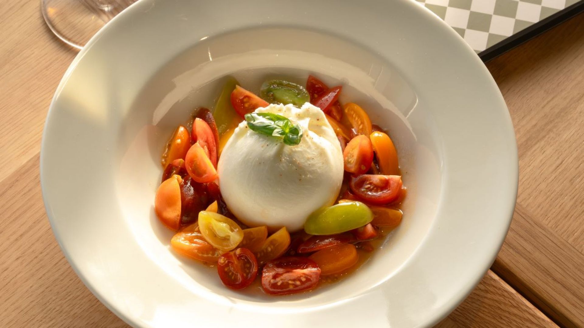 Photo from تذكرة دخول إلى ذا فيو النخلة + غداء في مطعم لولي الإيطالي in دبي: Gallery Photo 3qeb9r