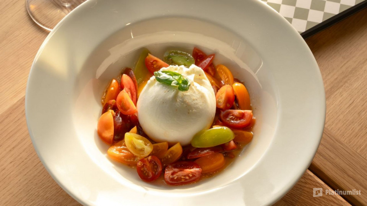 3qeb9r استديو الصور :دبي في تذكرة دخول إلى ذا فيو النخلة + غداء في مطعم لولي الإيطالي