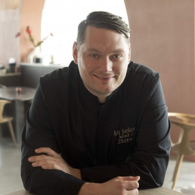 zodo1e استديو الصور :دبي في "طاولة الشيف" في كانتين بيتش 2025 في دبي