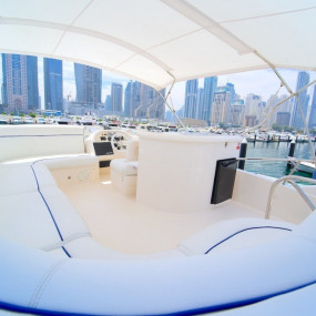 Dubai: Private Luxury Cruise on a Stylish 50ft Yacht in Dubai: Gallery Photo 3j555r