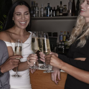 n15576 استديو الصور :دبي في Bubbly Nights - 2 hours of free-flowing selected bubbles and 2 starters n15576 استديو الصور :دبي في Bubbly Nights - 2 hours of free-flowing selected bubbles and 2 starters