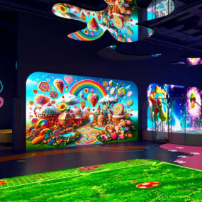 3d779q استديو الصور :أبوظبي في حديقة ومطعم ليو ولونا للأطفال في دلما مول