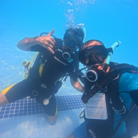 Abu Dhabi PADI Discover Scuba Diving Program in Abu Dhabi: Gallery Photo z944bm