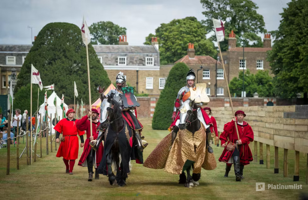 Hampton Court Palace, Gardens & Maze: Entry Ticket в Лондон: Галерея фото zg44j1