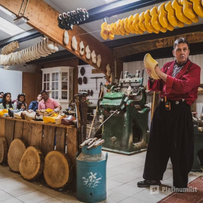 Zaanse Schans, Edam, Volendam & Marken: Half-Day Guided Tour in Amsterdam: Gallery Photo 3bjvpy Zaanse Schans, Edam, Volendam & Marken: Half-Day Guided Tour in Amsterdam: Gallery Photo 3bjvpy