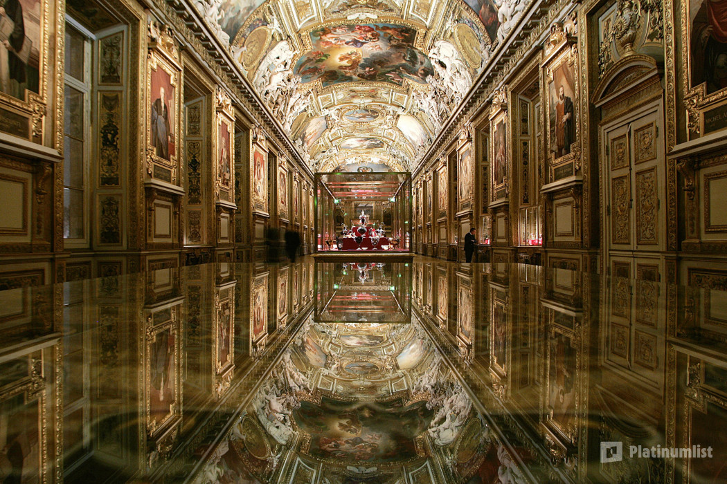 Louvre Museum - Paris Guided Tour в Париж: Галерея фото z7x57k