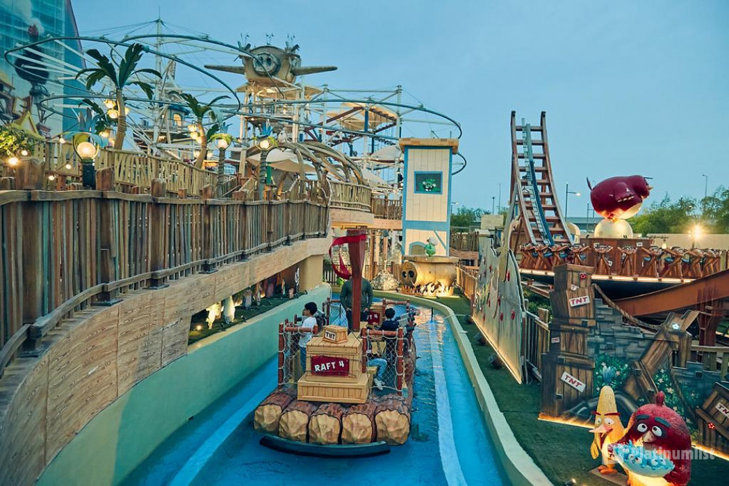 zv68g0 استديو الصور :الدوحة في مدينة الملاهي عالم أنجري بيردز