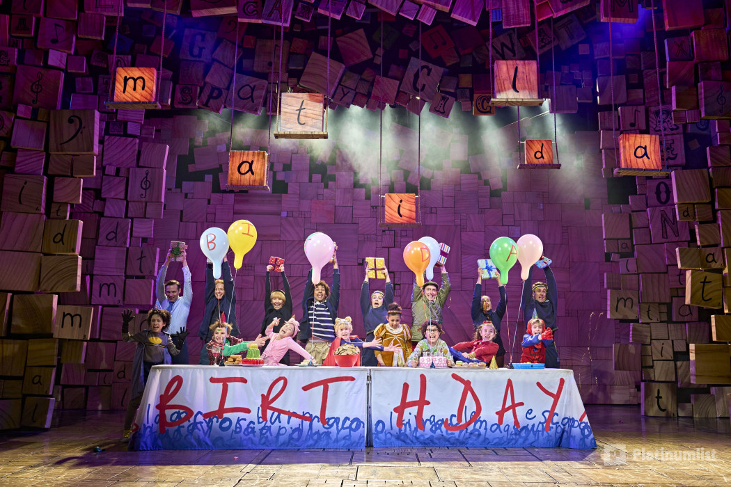 Matilda The Musical Tickets in London in London: Gallery Photo zod4yy