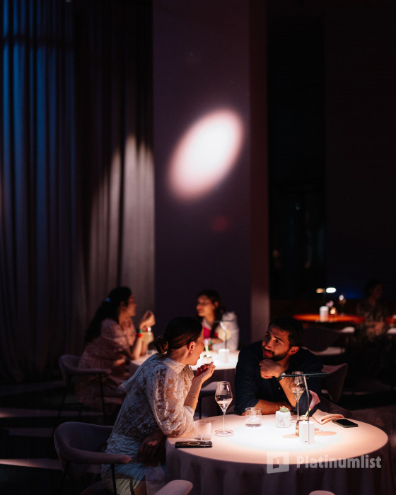 3bj285 استديو الصور :دبي في عرض روسيا الخيالي في مطعم كراسوتا