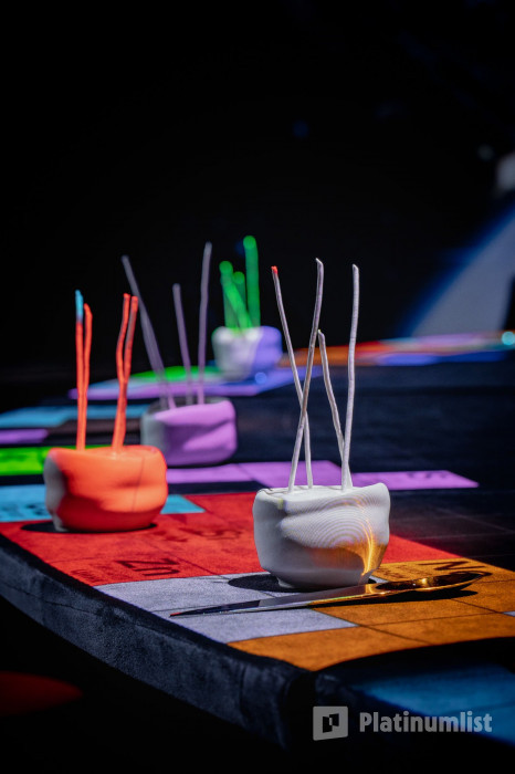 zw695b استديو الصور :دبي في عرض روسيا الخيالي في مطعم كراسوتا