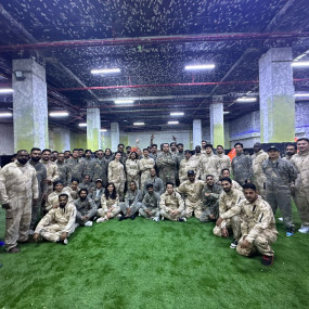 z7xq5w استديو الصور :دبي في سينغو بينت بول في الداخل - وافي مول