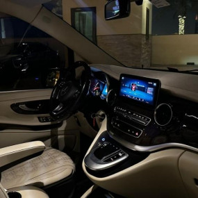 First-Class Private Transport – Mercedes Maybach V-Class in Dubai: Gallery Photo zod8r4