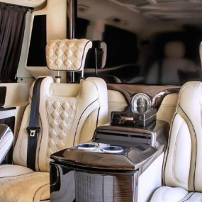 First-Class Private Transport – Mercedes Maybach V-Class in Dubai: Gallery Photo 3yod64