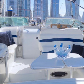 Private Luxury Yacht Cruise in 35FT in Dubai: Gallery Photo zg4q2r