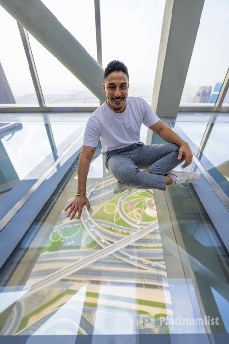 Sky Views Observatory in Dubai: Gallery Photo zw69e0 Sky Views Observatory in Dubai: Gallery Photo zw69e0