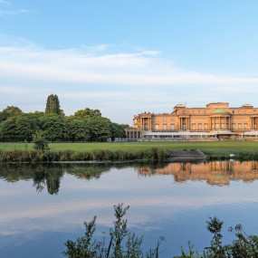 Buckingham Palace State Rooms in London: Gallery Photo zw6980