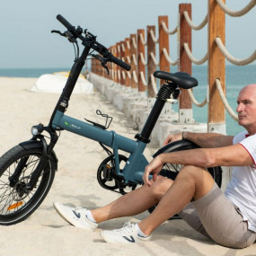 Curated Self-Ride Escapade - Beachside Route in Dubai: Gallery Photo 3j505w