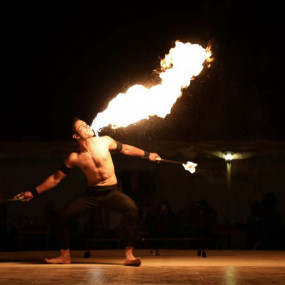 3d7qd6 استديو الصور :دبي في سباق الأحلام: ليلة مع غونتر شتاينر