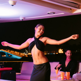 Evening 4 Hour Yacht Cruise with Unlimited Drinks in Dubai: Gallery Photo zodrbb