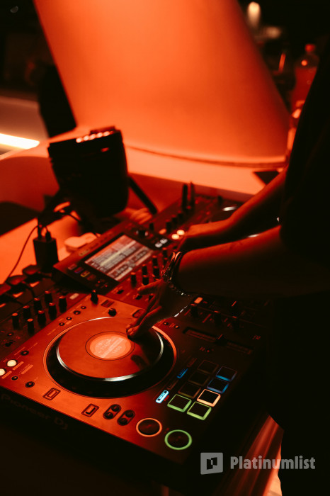 Evening 4 Hour Yacht Cruise with Unlimited Drinks in Dubai: Gallery Photo 3qep06 Evening 4 Hour Yacht Cruise with Unlimited Drinks in Dubai: Gallery Photo 3qep06