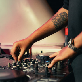 Photo from Evening 4 Hour Yacht Cruise with Unlimited Drinks in Dubai: Gallery Photo n69v71