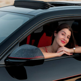 3xvkp7 استديو الصور :دبي في تجربة قيادة السوبركار مع باقة تصوير فوتوغرافي وفيديو