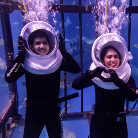 Фотография с Shark Walker in Dubai Aquarium в Дубай: Галерея фото 3j5brr