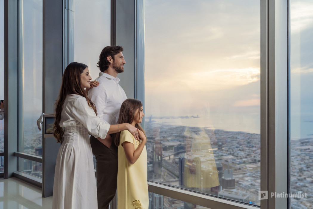 At The Top, Burj Khalifa: Level 124 - Festive Souvenir Package in Dubai: Gallery Photo zg4rr4 At The Top, Burj Khalifa: Level 124 - Festive Souvenir Package in Dubai: Gallery Photo zg4rr4