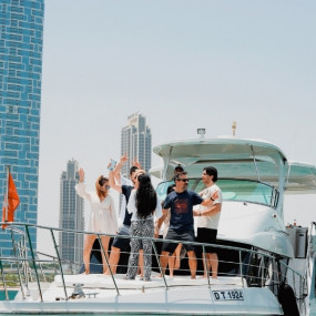 Photo from جولة بحرية لمدة ساعة في مرسى دبي. in دبي: Gallery Photo n69xgy