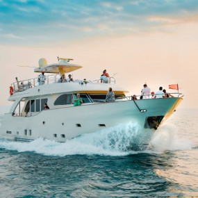 Photo from جولة بحرية لمدة ساعة في مرسى دبي. in دبي: Gallery Photo n26p7k