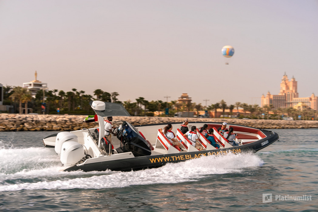 Luxury Speed Boat Tour by The Black Boats in Dubai: Gallery Photo 3e7j2w