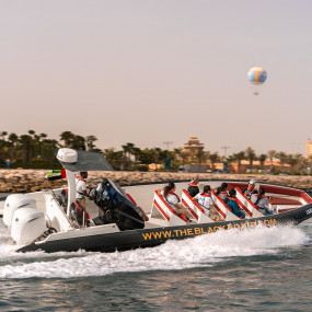 Luxury Speed Boat Tour by The Black Boats in Dubai: Gallery Photo 3e7j2w
