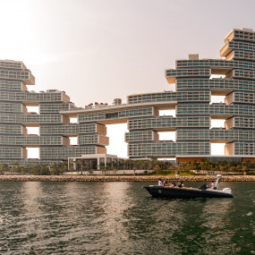 Photo from جولة القوارب السريعة الفخمة في جولات ذا بلاك بوتس in دبي: Gallery Photo 38yp89