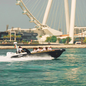 Photo from جولة القوارب السريعة الفخمة في جولات ذا بلاك بوتس in دبي: Gallery Photo zodwj0