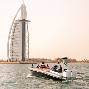 Photo from Luxury Speed Boat Tour by The Black Boats in Dubai: Gallery Photo 35yj26
