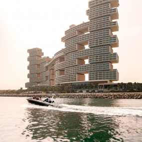 Photo from Luxury Speed Boat Tour by The Black Boats in Dubai: Gallery Photo 3d7o9k