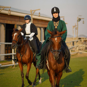 Sunset Horse Riding at Al Marmoom Oasis with a 6-Course Bedouin Dinner in Dubai: Gallery Photo z94gvq