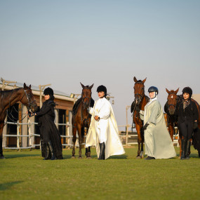 Sunset Horse Riding at Al Marmoom Oasis with a 6-Course Bedouin Dinner in Dubai: Gallery Photo zv6o70