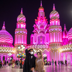 Photo from Global Village in Dubai: Gallery Photo zw647e