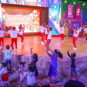 Photo from Global Village in Dubai: Gallery Photo 3xvw11