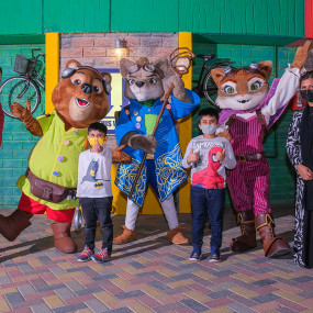 Photo from Global Village in Dubai: Gallery Photo zm0k1p