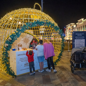 Photo from Global Village in Dubai: Gallery Photo zv64g4