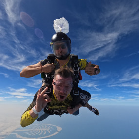 Tandem Skydive Palm Drop Dubai in Dubai: Gallery Photo zm0kd8