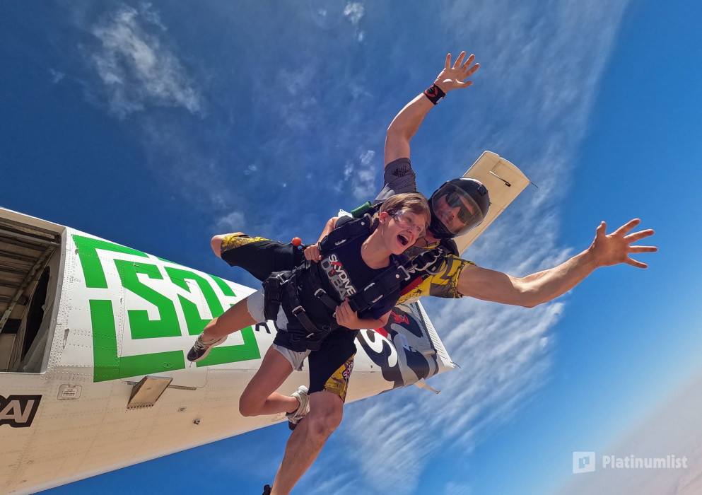 Tandem Skydive Desert Drop in Dubai: Gallery Photo zg42y8