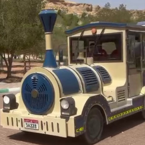 n15j5j استديو الصور :العين في روز حفيت متنزه المغامرات (زيبلاين | قطار صغير)