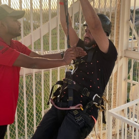 3d717b استديو الصور :العين في روز حفيت متنزه المغامرات (زيبلاين | قطار صغير)