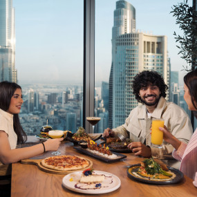 Фотография с Sky Views with Slide & Gold Menu в Дубай: Галерея фото zw679b