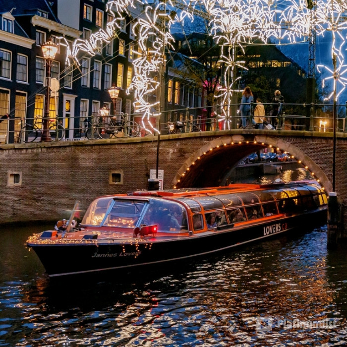 Light Festival: Cruise with Official Audio Guide in Amsterdam: Gallery Photo 3e78qm Light Festival: Cruise with Official Audio Guide in Amsterdam: Gallery Photo 3e78qm