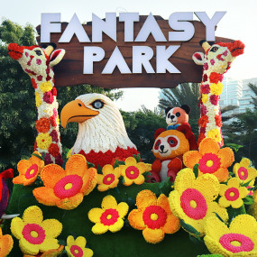 Photo from Dubai Garden Glow - Dinosaur Park + Fantasy Park in Dubai: Gallery Photo z94q5p